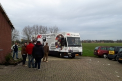 De_bus_komt_aan_op_locatie